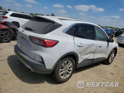 Trzecie zdjęcie samochodu z tyłu: 2020 FORD ESCAPE SE VIN:1FMCU0G68LUC46976 - miniatura