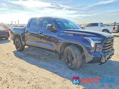Czwarte zdjęcie samochodu z boku: 2024 TOYOTA TUNDRA SR5 VIN:5TFLA5AB0RX039408 - miniatura