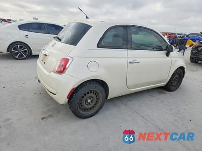 Trzecie zdjęcie samochodu z tyłu: 2015 FIAT 500 POP VIN:3C3CFFAR9FT545285 - miniatura