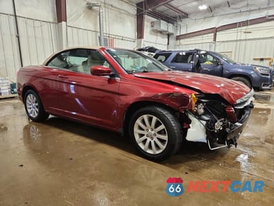 Czwarte zdjęcie samochodu z boku: 2013 CHRYSLER 200 TOURING VIN:1C3BCBEB0DN512053 - miniatura