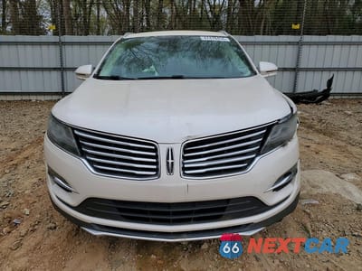 Piąte zdjęcie samochodu w środku: 2018 LINCOLN MKC SELECT VIN:5LMCJ2C94JUL19369 - miniatura