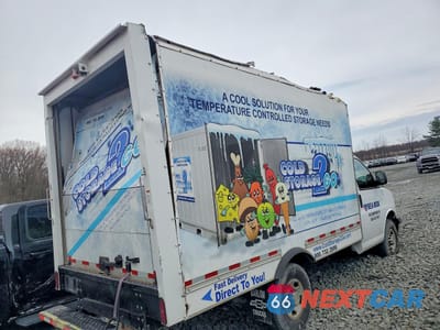 Trzecie zdjęcie samochodu z tyłu: 2021 CHEVROLET EXPRESS G3500 BOX TRUCK VIN:1GB0GRFP3M1193625 - miniatura