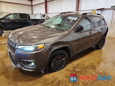 2023 JEEP CHEROKEE ALTITUDE LUX 1C4PJMMB3PD106511 - główne zdjęcie licytacji z USA - miniatura