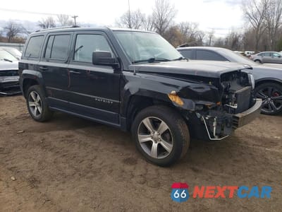Czwarte zdjęcie samochodu z boku: 2016 JEEP PATRIOT LATITUDE VIN:1C4NJRFB7GD501678 - miniatura