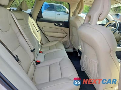 Zdjęcie 11 z 12 samochodu: 2018 VOLVO XC60 T5 MOMENTUM VIN:YV4102RK9J1024861 - miniatura