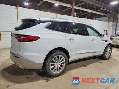 Trzecie zdjęcie samochodu z tyłu: 2021 BUICK ENCLAVE ESSENCE VIN:5GAERBKW5MJ262607 - miniatura