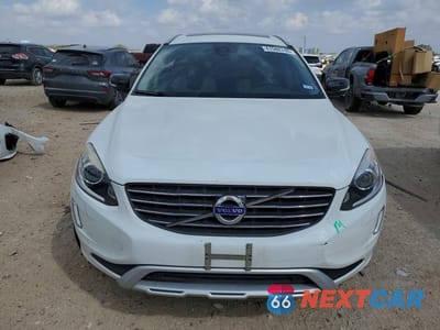 Piąte zdjęcie samochodu w środku: 2017 VOLVO XC60 T6 DYNAMIC VIN:YV449MRR8H2030893 - miniatura