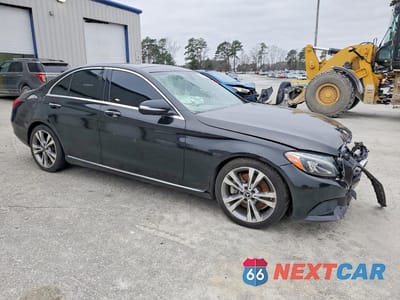 Czwarte zdjęcie samochodu z boku: 2018 MERCEDES-BENZ C 300 VIN:WDDWF4JB1JR403178 - miniatura