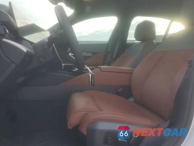 Zdjęcie 7 z 13 samochodu: 2026 BMW 550 XE VIN:WBA13FK05TCV74041 - miniatura