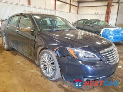 Czwarte zdjęcie samochodu z boku: 2012 CHRYSLER 200 LIMITED VIN:1C3CCBCG9CN326643 - miniatura