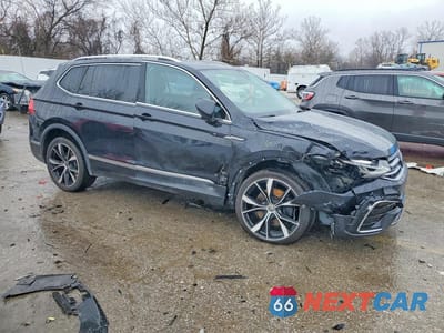Czwarte zdjęcie samochodu z boku: 2022 VOLKSWAGEN TIGUAN SEL R-LINE VIN:3VV4B7AX4NM096673 - miniatura