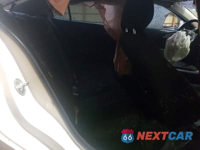 Zdjęcie 10 z 12 samochodu: 2018 MAZDA 3 GS VIN:3MZBN1V75JM218601 - miniatura