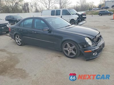 Czwarte zdjęcie samochodu z boku: 2009 MERCEDES-BENZ E 350 VIN:WDBUF56XX9B368736 - miniatura