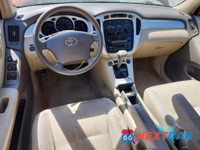 Zdjęcie 8 z 13 samochodu: 2005 TOYOTA HIGHLANDER BASE VIN:JTEDD21A250130017 - miniatura