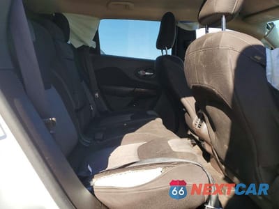 Zdjęcie 11 z 13 samochodu: 2014 JEEP CHEROKEE LATITUDE VIN:1C4PJLCBXEW299768 - miniatura