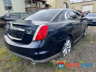 Czwarte zdjęcie samochodu z boku: 2009 LINCOLN MKS VIN:1LNHM94RX9G608922 - miniatura