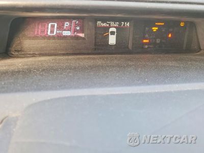 Zdjęcie 9 z 13 samochodu: 2014 TOYOTA PRIUS C ONE VIN:JTDKDTB32E1570671 - miniatura