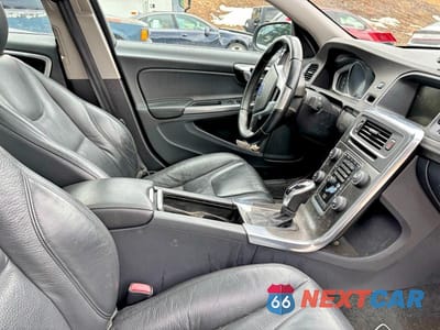 Piąte zdjęcie samochodu w środku: 2014 VOLVO S60 T5 VIN:YV1612FS8E1292956 - miniatura