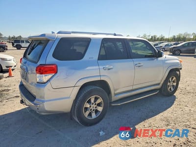 Trzecie zdjęcie samochodu z tyłu: 2013 TOYOTA 4RUNNER SR5 VIN:JTEZU5JR9D5056514 - miniatura