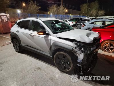 Czwarte zdjęcie samochodu z boku: 2026 HYUNDAI KONA SEL SPORT VIN:KM8HF3AB3TU383976 - miniatura