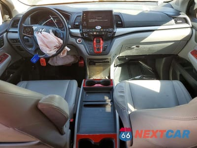 Zdjęcie 8 z 14 samochodu: 2018 HONDA ODYSSEY EXL VIN:5FNRL6H73JB064779 - miniatura