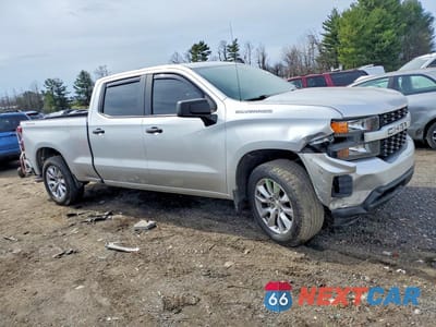 Czwarte zdjęcie samochodu z boku: 2019 CHEVROLET SILVERADO K1500 CUSTOM VIN:3GCPYBEH0KG304445 - miniatura