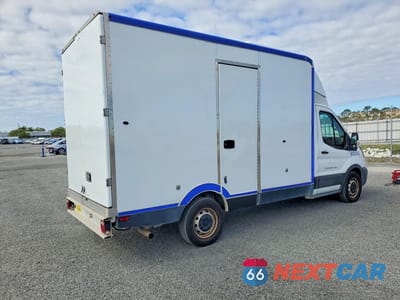 Trzecie zdjęcie samochodu z tyłu: 2021 FORD TRANSIT DELIVERY TRUCK VIN:1FDBW5Z88MKA80070 - miniatura