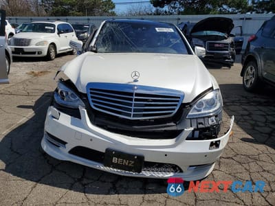 Piąte zdjęcie samochodu w środku: 2013 MERCEDES-BENZ S 550 4MATIC VIN:WDDNG9EB2DA516396 - miniatura