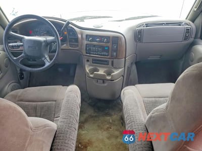 Zdjęcie 8 z 13 samochodu: 2001 GMC SAFARI VIN:1GDDM19W31B521640 - miniatura