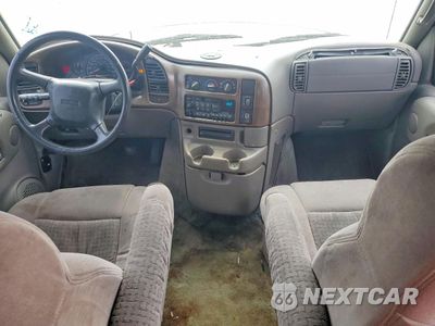 Zdjęcie 8 z 13 samochodu: 2001 GMC SAFARI VIN:1GDDM19W31B521640 - miniatura