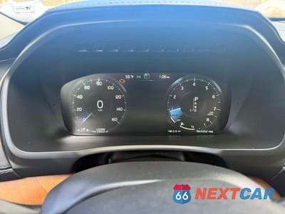 Zdjęcie 9 z 12 samochodu: 2016 VOLVO XC90 T6 VIN:YV4A22PL9G1025684 - miniatura