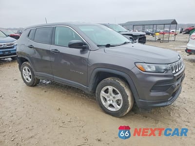 Czwarte zdjęcie samochodu z boku: 2022 JEEP COMPASS SPORT VIN:3C4NJDABXNT121560 - miniatura