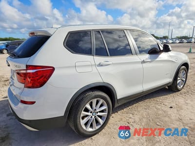 Trzecie zdjęcie samochodu z tyłu: 2017 BMW X3 SDRIVE28I VIN:5UXWZ7C34H0V92706 - miniatura