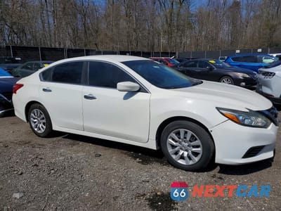 Czwarte zdjęcie samochodu z boku: 2017 NISSAN ALTIMA 2.5 S VIN:1N4AL3AP3HN341003 - miniatura