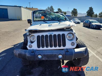 Piąte zdjęcie samochodu w środku: 2017 JEEP WRANGLER UNLIMITED SPORT VIN:1C4BJWDG1HL664320 - miniatura