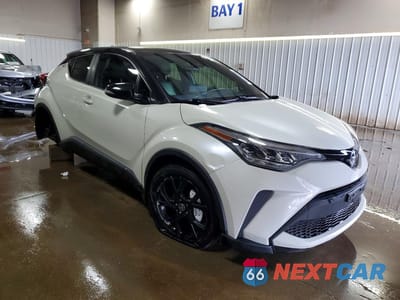 Czwarte zdjęcie samochodu z boku: 2020 TOYOTA C-HR XLE VIN:JTNKHMBX0L1062897 - miniatura