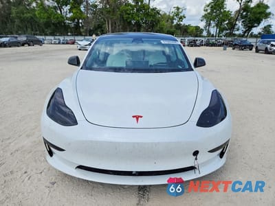 Piąte zdjęcie samochodu w środku: 2022 TESLA MODEL 3 VIN:5YJ3E1EB9NF231244 - miniatura