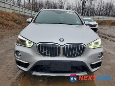 Piąte zdjęcie samochodu w środku: 2017 BMW X1 XDRIVE28I VIN:WBXHT3Z36H4A53787 - miniatura