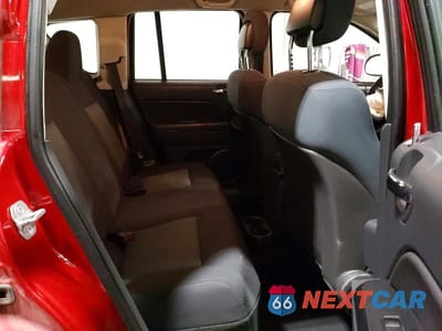 Zdjęcie 11 z 12 samochodu: 2010 JEEP COMPASS VIN:1J4NF4FB9AD601674 - miniatura