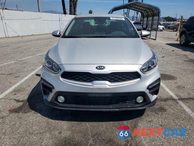 Piąte zdjęcie samochodu w środku: 2021 KIA FORTE LXS VIN:3KPF24AD9ME387917 - miniatura