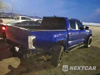 Trzecie zdjęcie samochodu z tyłu: 2025 TOYOTA TACOMA SR5 VIN:3TMLB5JN9SM162613 - miniatura