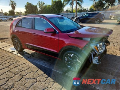 Czwarte zdjęcie samochodu z boku: 2024 KIA NIRO EV WIND VIN:KNDCR3L10R5121023 - miniatura