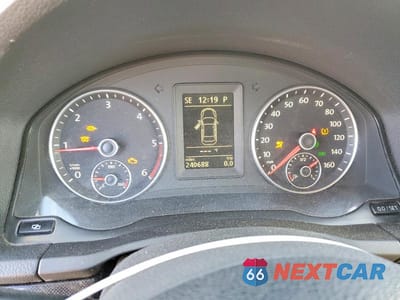 Zdjęcie 9 z 12 samochodu: 2009 VOLKSWAGEN JETTA VIN:3VWAL7AJ7AM028918 - miniatura