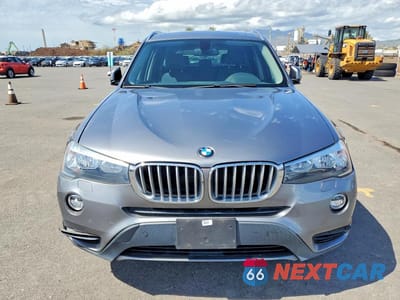 Piąte zdjęcie samochodu w środku: 2017 BMW X3 SDRIVE28I VIN:5UXWZ7C31H0X42139 - miniatura