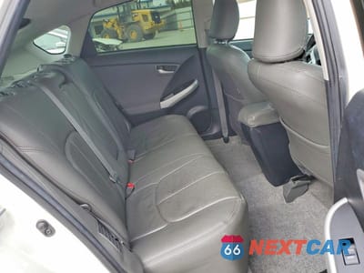 Zdjęcie 10 z 12 samochodu: 2015 TOYOTA PRIUS TWO VIN:JTDKN3DU9F0472330 - miniatura