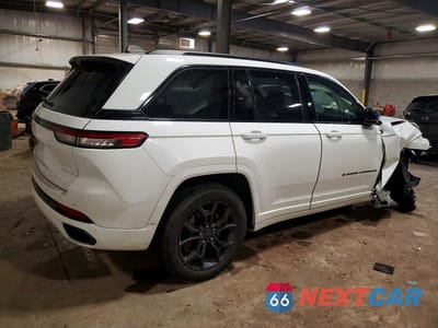 Trzecie zdjęcie samochodu z tyłu: 2024 JEEP GRAND CHEROKEE LIMITED 4XE VIN:1C4RJYB67R8955610 - miniatura