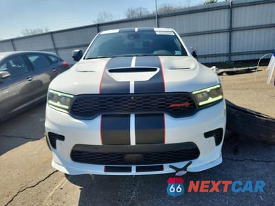 Piąte zdjęcie samochodu w środku: 2023 DODGE DURANGO SRT HELLCAT VIN:1C4SDJH90PC638697 - miniatura