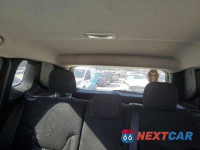 Zdjęcie 10 z 12 samochodu: 2022 JEEP RENEGADE LATITUDE VIN:ZACNJDB14NPN48470 - miniatura