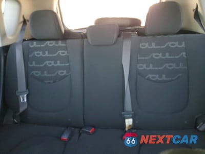 Zdjęcie 10 z 12 samochodu: 2013 KIA SOUL + VIN:KNDJT2A66D7572682 - miniatura