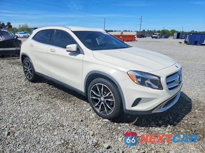 Czwarte zdjęcie samochodu z boku: 2016 MERCEDES-BENZ GLA 250 VIN:WDCTG4EB7GJ219191 - miniatura